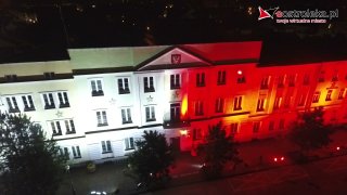 Biało-czerwona Ostrołęka. Patriotyczne iluminacje na Placu Bema