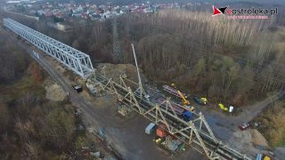 Stary most kolejowy znika z krajobrazu Ostrołęki 