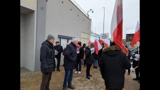 Manifestacja w obronie Macieja Wąsika przed Zakładem Karnym w Przytułach Starych